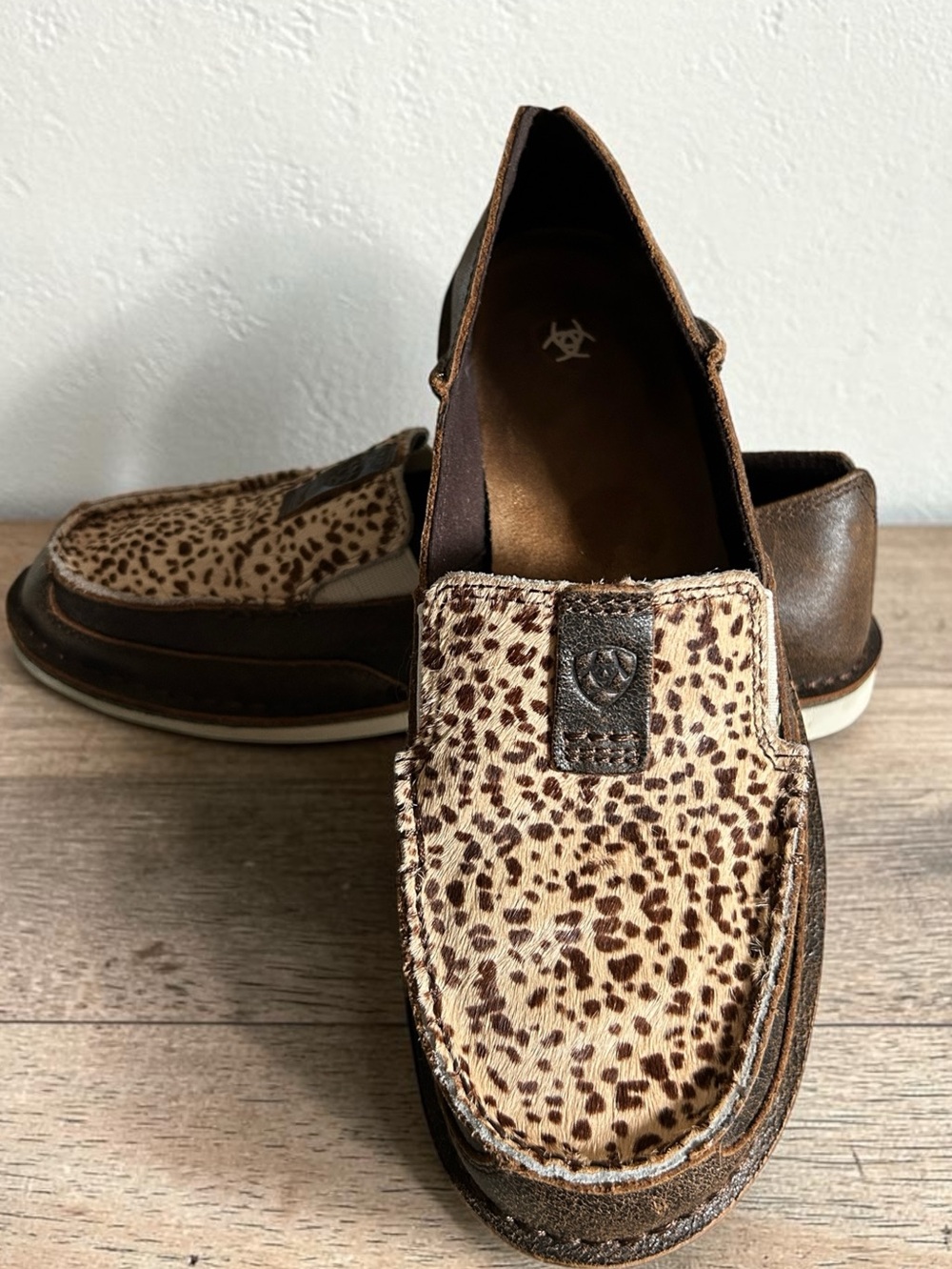 Ariat Womens Cruiser Suede Leather Cheetah Hair-On Slip-On Loafer Shoe Size 8.5